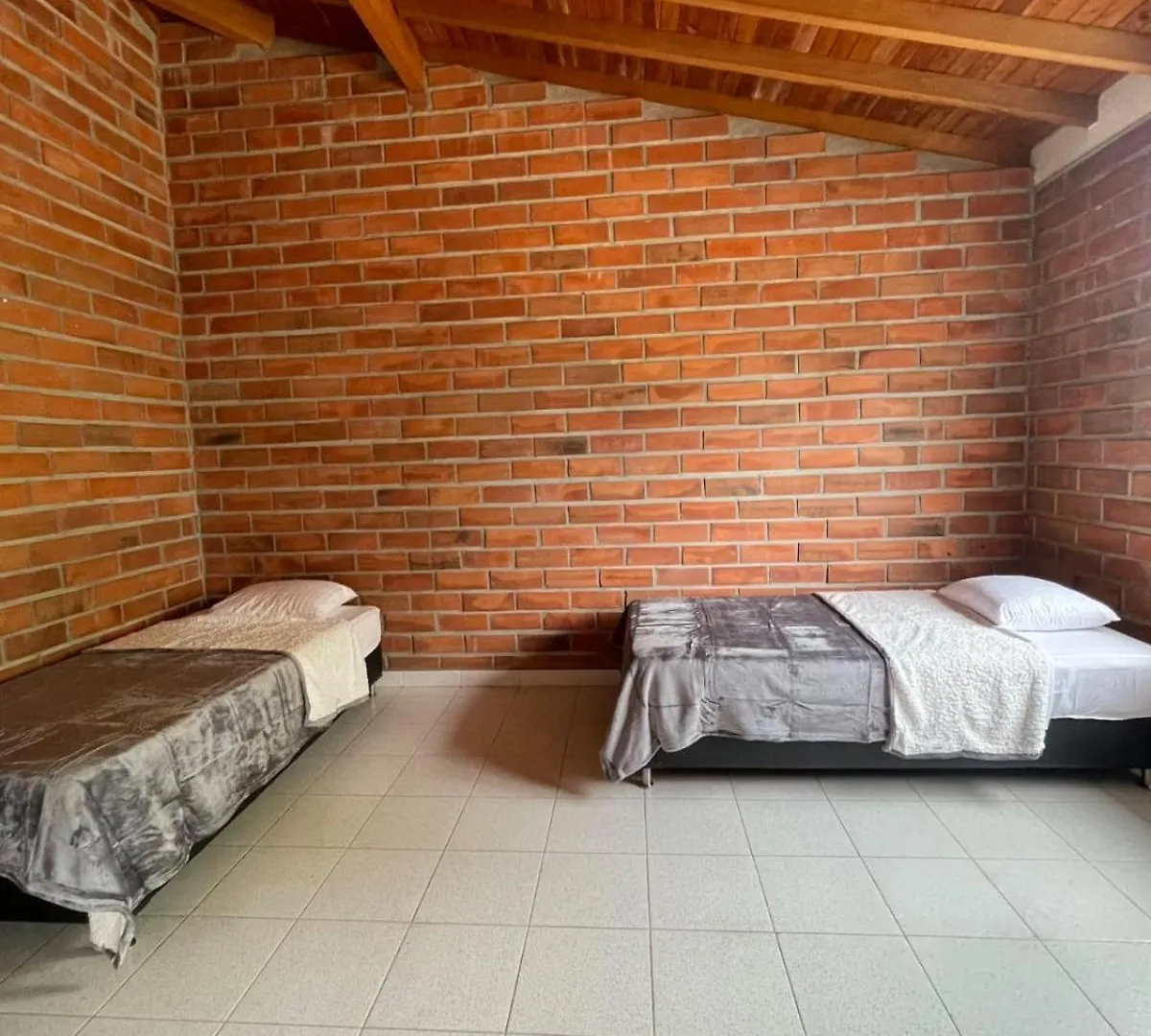 Finca Campestre De 2 Pisos En Guarne